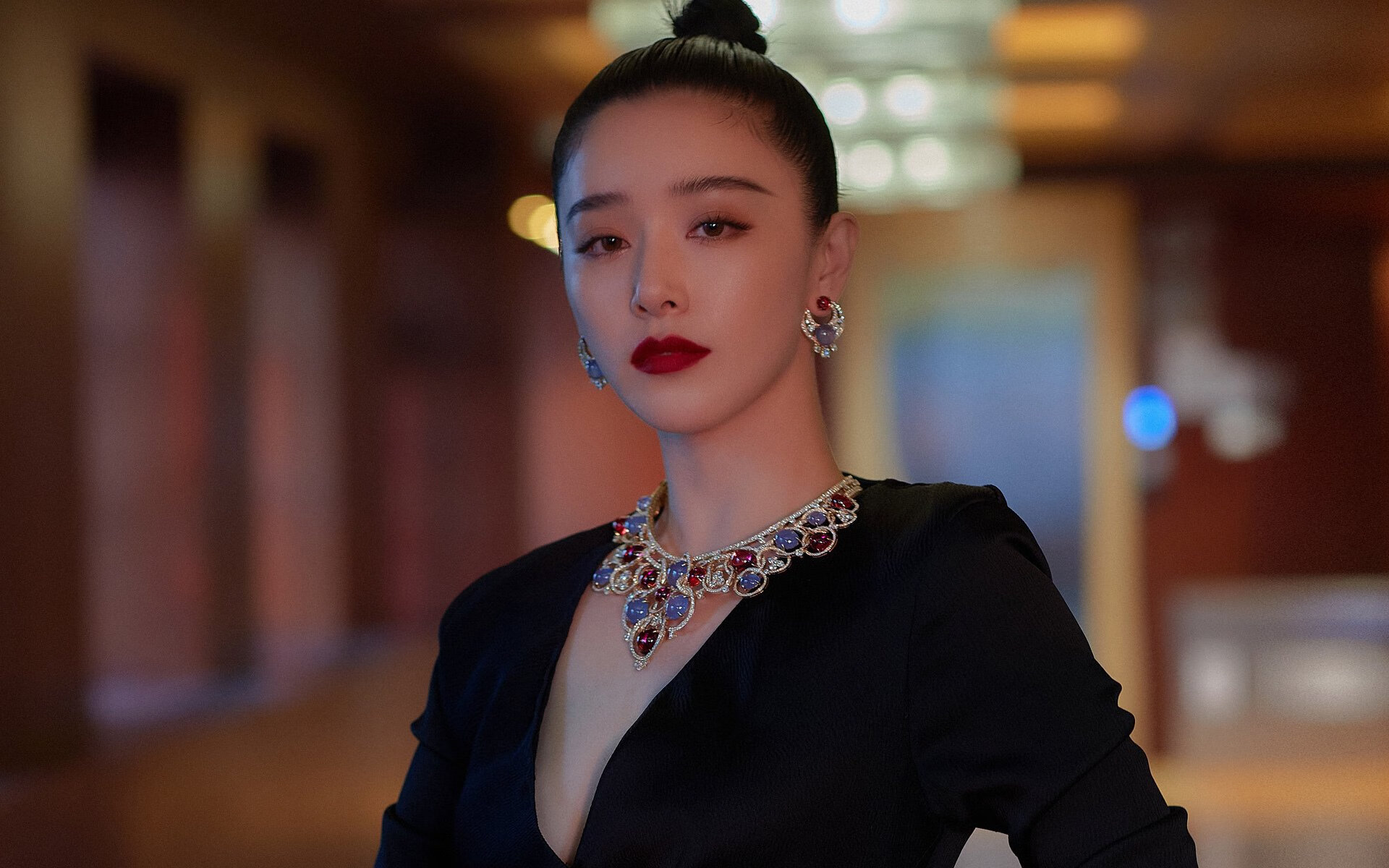 “萨尔·巴赫：南非橄榄球的希望，点燃全队士气”