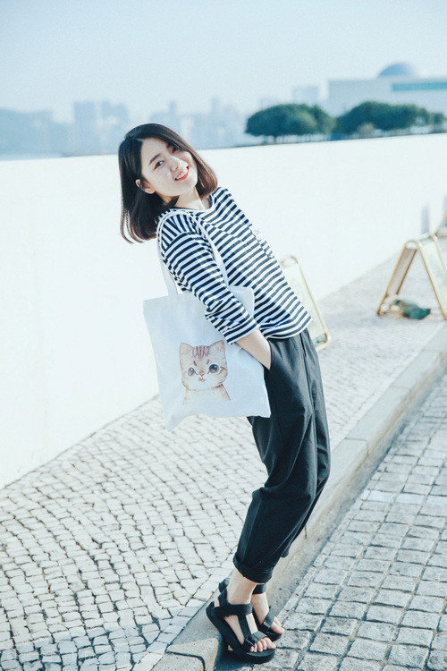 袋鼠队在橄榄球冠军锦标赛中的反击战术令人印象深刻，袋鼠大战拳击手